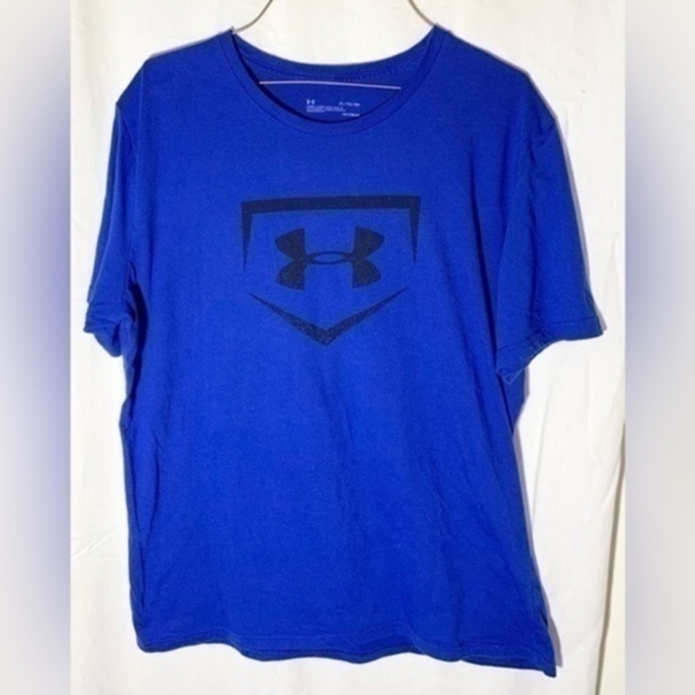 Under Armour men’s blue short sleeve shirt